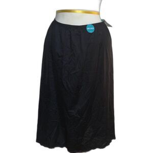 NWT Vanity Fair Black Single Slit Half Slip Large